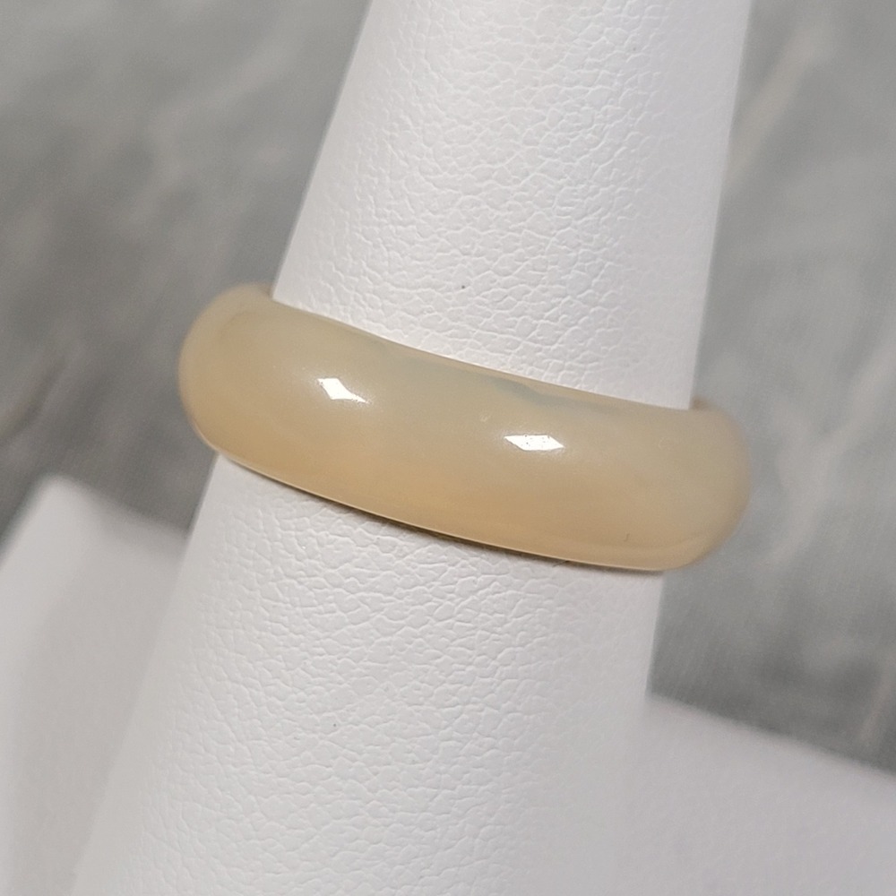 White Agate Chalcedony Solid Carved Stone Band Ring Size 6.75 Jewelry